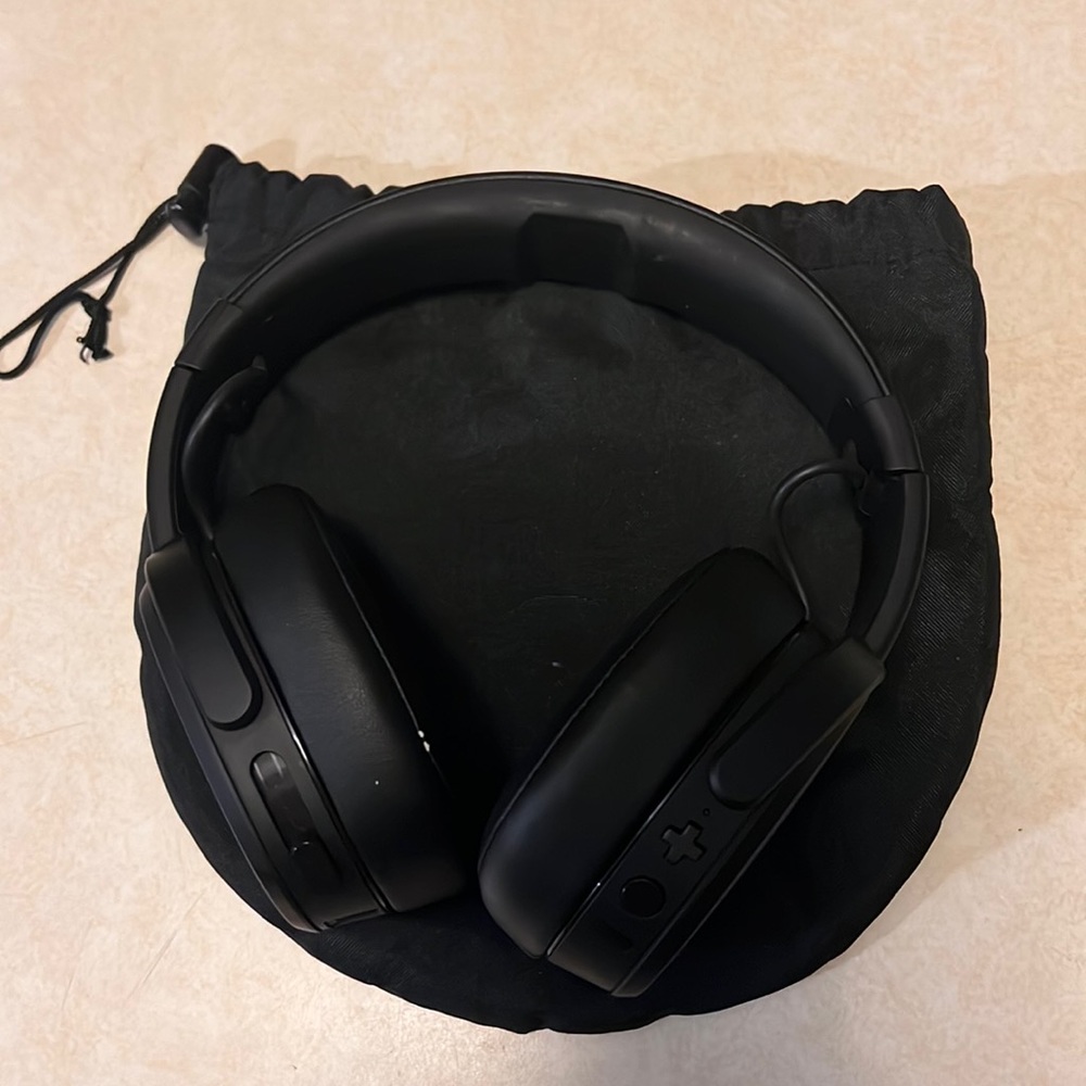 Skull candy crusher wireless headphones